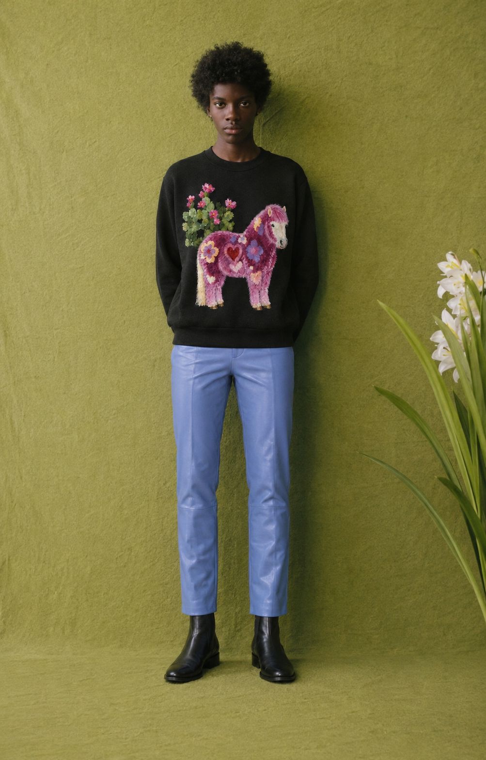 TARO SHINODA Fleur Pony Black Horse Graphic Sweatshirt